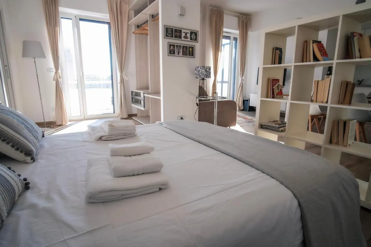 Rossani Suites&Aparts Bari Apartament